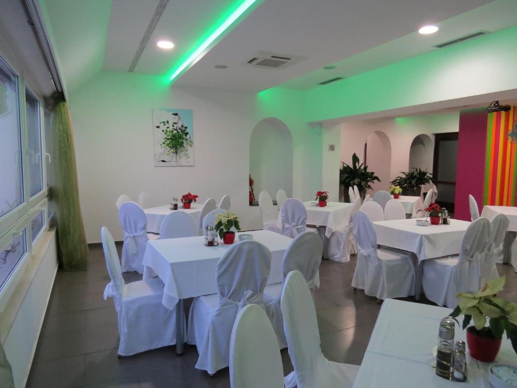 Hotel Ballet School Kaštela Buitenkant foto
